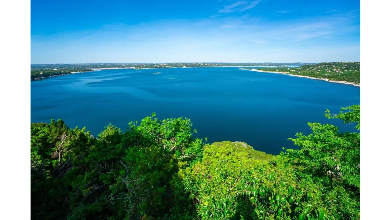 Canyon Lake: Scenic Beauty and Recreation