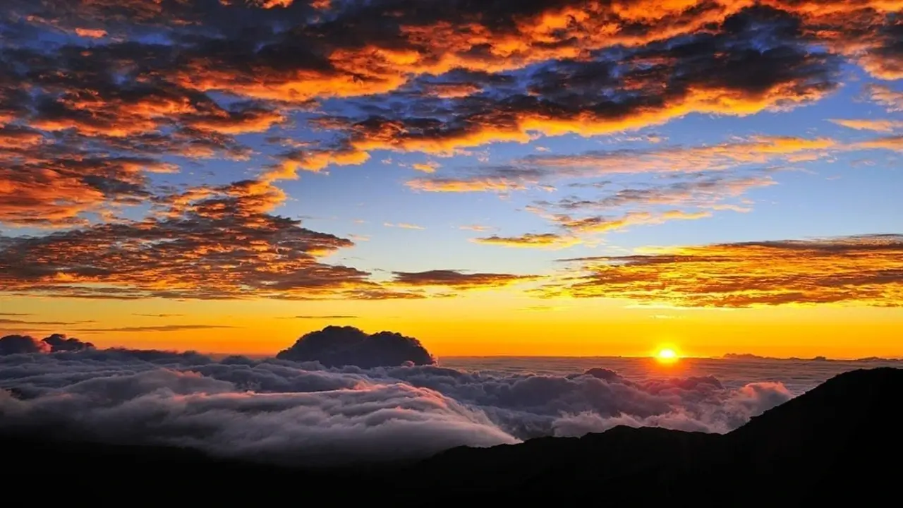 Haleakala National Park, Maui: Sunrise Atop a Dormant Volcano