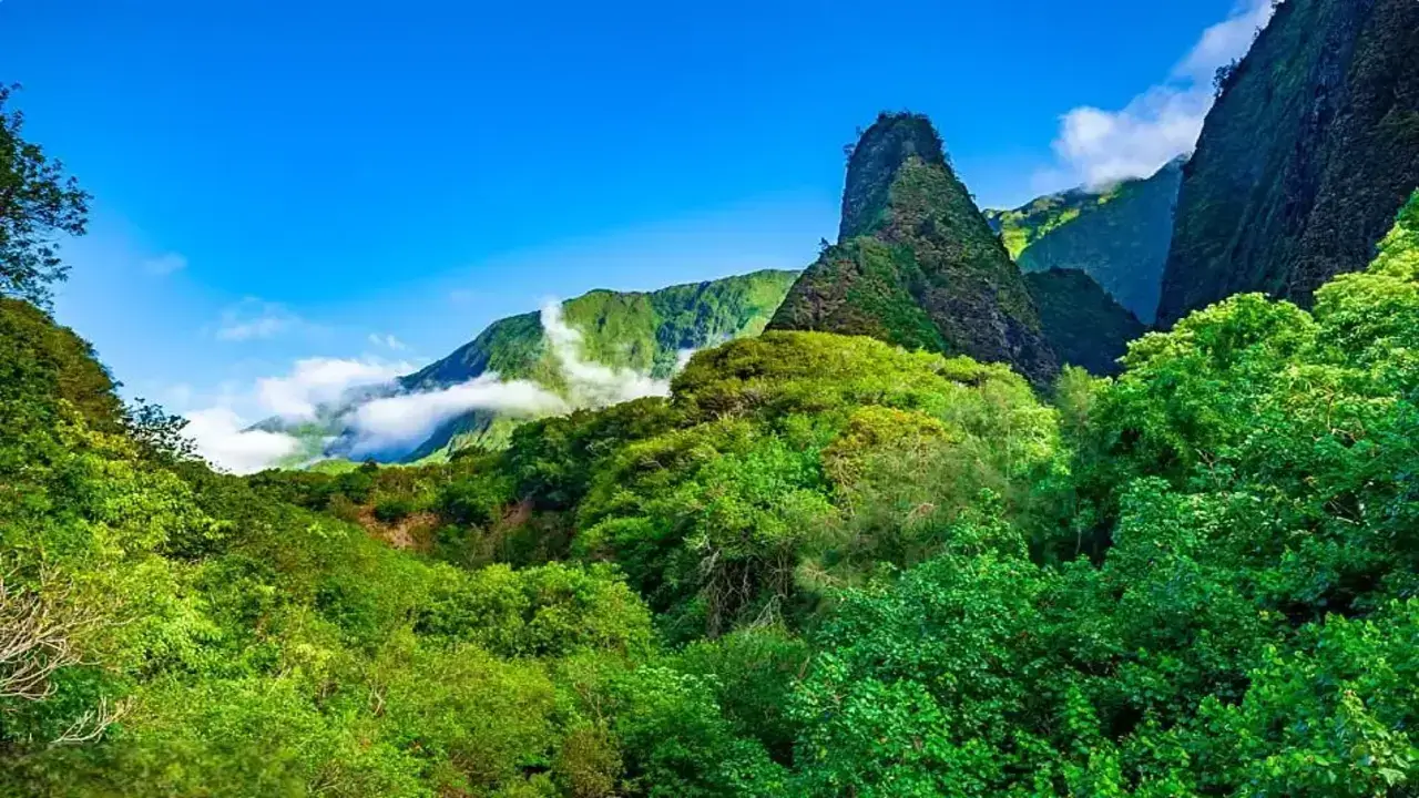  Iao Valley, Maui: Sacred Beauty