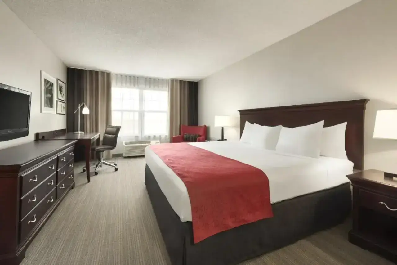 Country Inn & Suites by Radisson, Kansas City at Village West - Casual Comfort